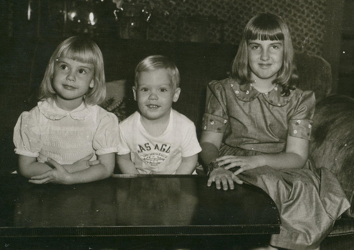 Janet Davids, Judy Davids, Lewis Davids. 1952 